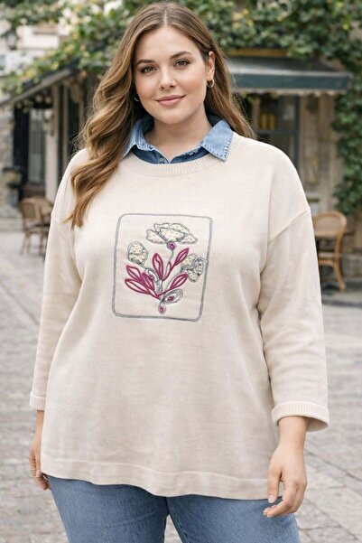 bezeXL Large Size Front Printed Knitwear Sweater Ecru