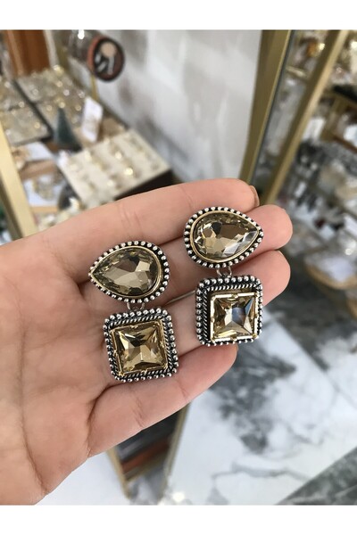 the ASEL İNCİ تصميم مكافئ للعلامة التجارية لأقراط الأحجار الكبيرة الأنيقة