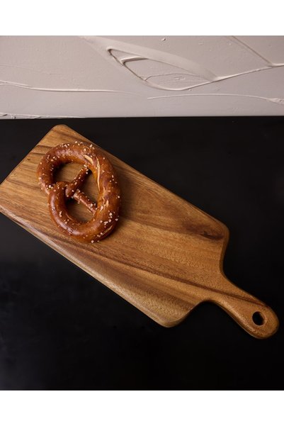 TUSE LIVING Selected Real Acacia Wood Presentation Board with Handle 40 cm