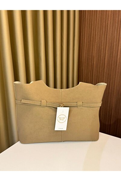 MU&ME BOUTİQUE حقيبة نوبوك مع حزام وتفاصيل مفصلة