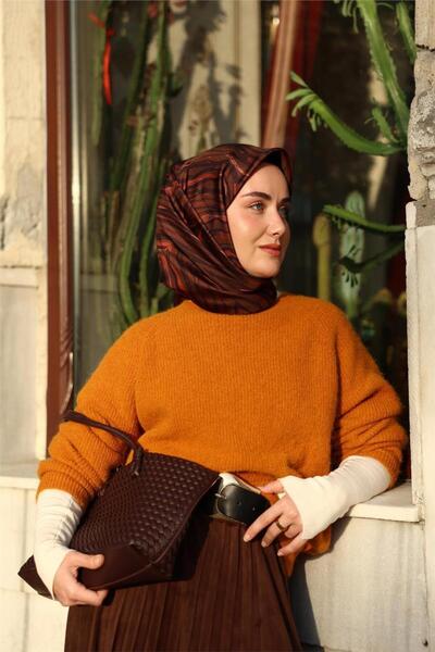 Silk Home Eșarfă din mătase twill maro model geometric 90x90