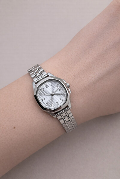 FIORA AKSESUAR Stylish Cornered Design Steel Case Steel Band 20mm Women's Watch