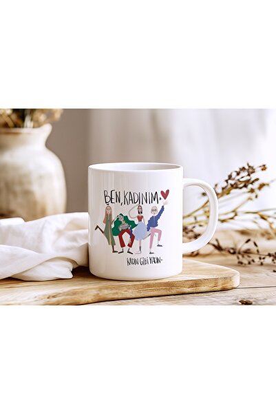 Beramussa كوب بتصميم قوي للمرأة مع عبارة 'أنا امرأة' - هدية