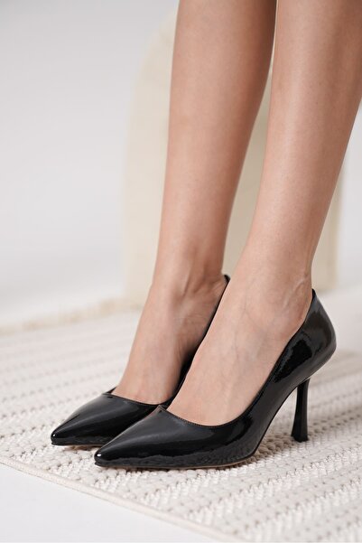 aczagul butik Zelena Women's Black Wrinkled Patent Leather Stiletto