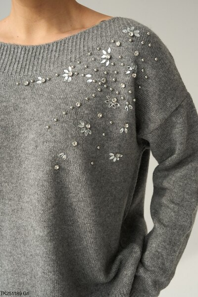 Qu Style Taş Detaylı Kazak