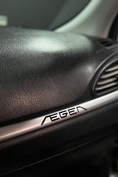 Banxtre Fiat Egea için Siyah Renk Konsol Üstü Uyumlu Sticker (1 Adet)