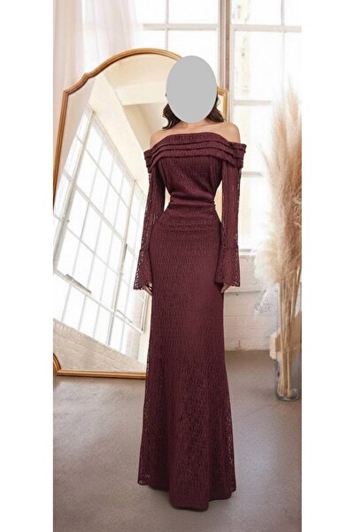 LUMY Long burgundy lace evening dress with extended sleeves and off-the-shoulder design