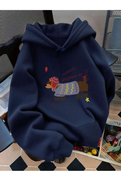 Josette Kış Köpek (Winter Dog) Baskılı Kapüşonlu Oversize Sweatshirt