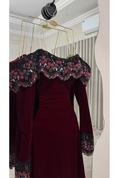 NO BRAND Elegant evening dress in a dark burgundy color