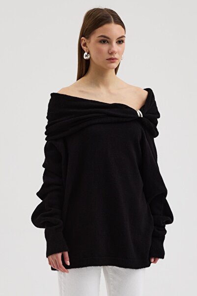 Lijuri Accessory Detailed Madonna Collar Casual Knitwear Sweater 1389