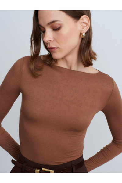 VETTA Boat Neck Cashmere Ultra Light Knit Sweater