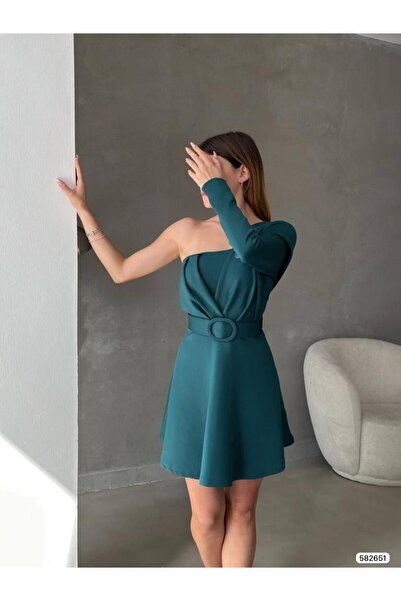 Modafeminen Rochie mini de seară cu centură, cu detaliu la umăr din țesătură ...