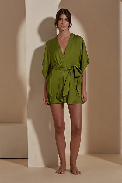 Dahlia Bianca Naomi Kimono