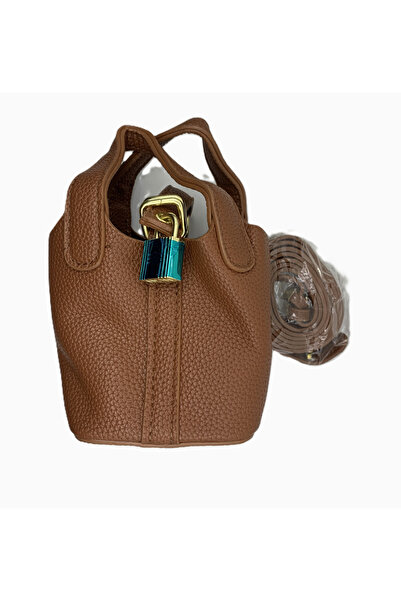 Other Small leather bucket bag with a stylish lock