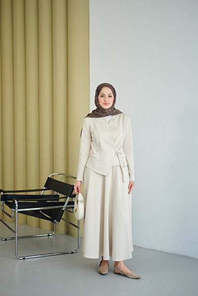 LOCCO Γυναικεία κρέμα κοστουμιού με διπλό γιακά