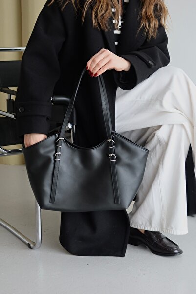 ALTUDA Women's Buckle Detailed Zippered Shoulder Bag Riva