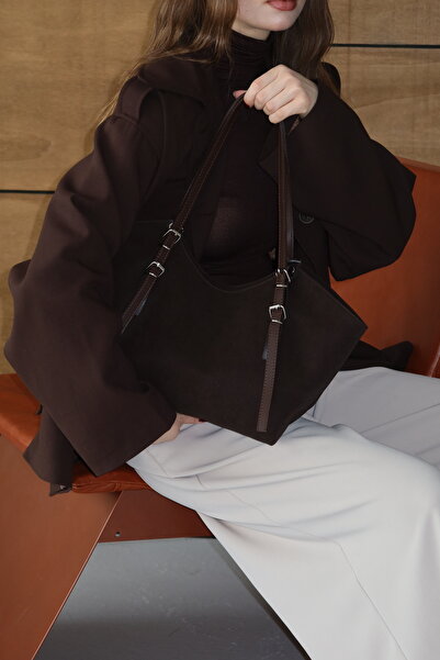 ALTUDA Дамска чанта с цип и детайли Riva