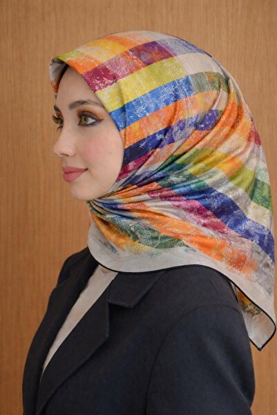 Aker İpek Tivil Eşarp IST 8582713-911 Beyaz Renkli Geometrik Desen