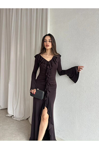 hillone V Yaka Fırfır Detaylı Derin Yırtmaçlı Candy Uzun Elbise Acı Kahve