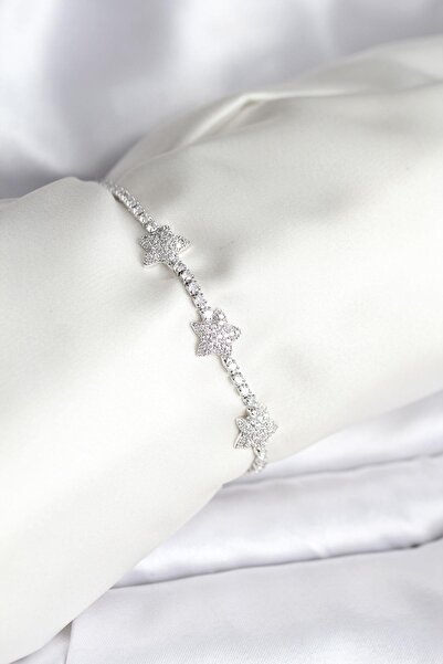 Inure Jewelry سوار نسائي من النحاس الفضي اللون مرصع بحجر الزركون من ماركة يلد...