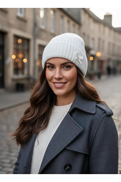 CANMODA Біла в'язана шапка з бантиком - FO 2839