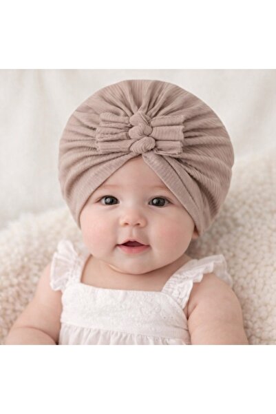 Pure Boutique Caciulita crem tip turban cu trei fundite