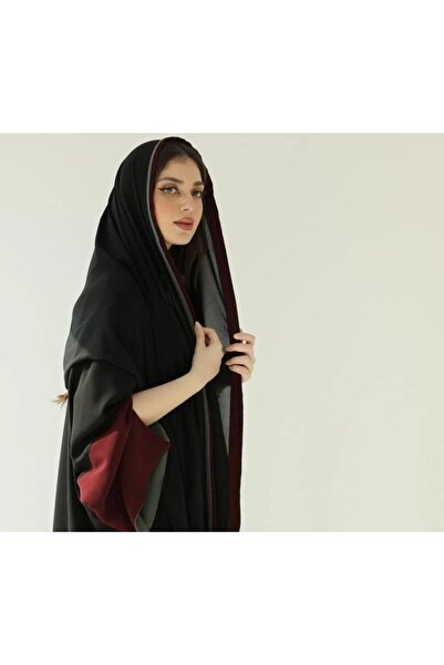 Karmen عباية عفرا – عباية كريب أسود ربع كلوش بأكمام عنابي
