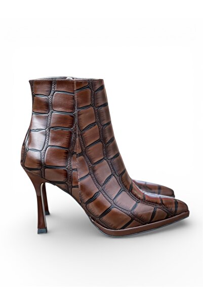 Elexus Дамски ботуши с ток и крокодилски мотив