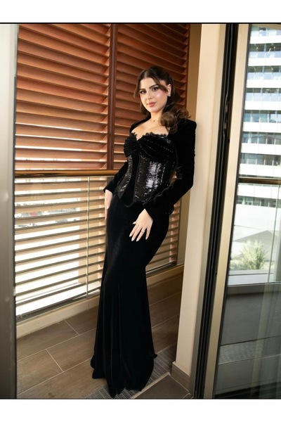 Princess costumes Velvet evening dress + sequined bodice with hand embroidery