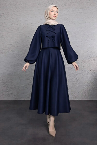 Tesettür Diyarı طقم تيسيتير للغوص من بيريس مع فيونكة - أزرق داكن