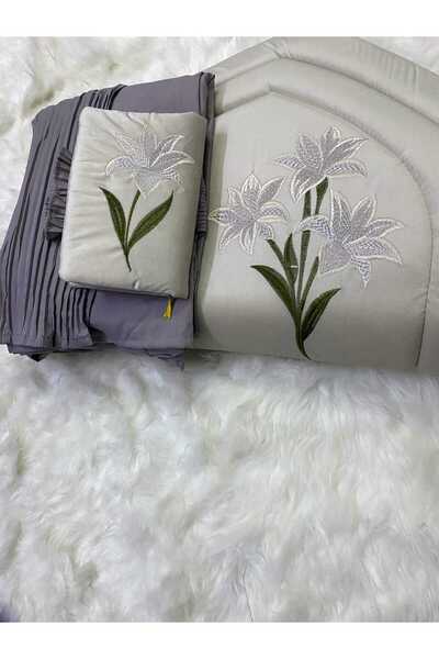 aram A prayer set consisting of a padded embroidered foam mat and a prayer sh...