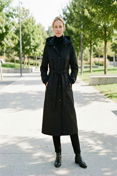 Rain and River معطف مبطن بتفاصيل حزام