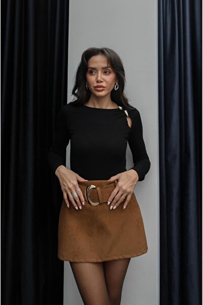 Havoş Siyah Damla Aksesuarlı Bluz