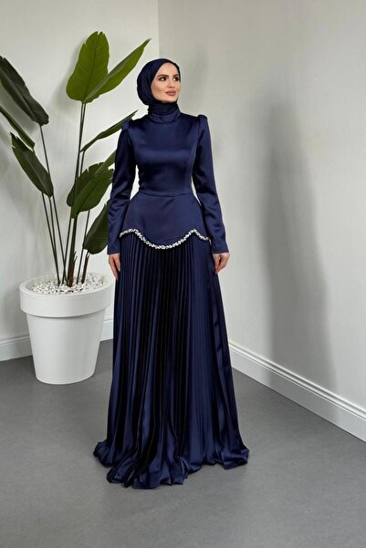 MERVEN AKYÜZ Sahar Belden Oturmalı Alt Kısmı Pliseli Abiye Lacivert