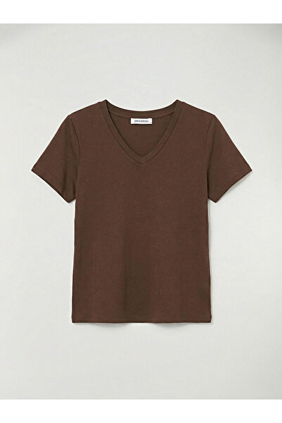 LC Waikiki Kahverengi V Yaka Kadın Tişört