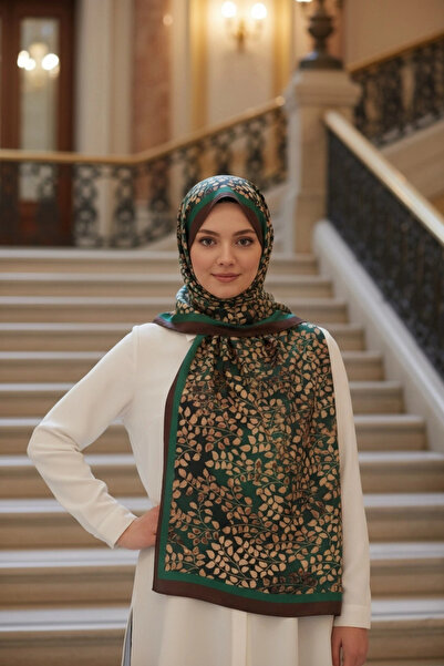 Noorella Scarf فيردورا - شال بنقشة أوراق الشجر باللون البني - شال ذو ملمس ناع...