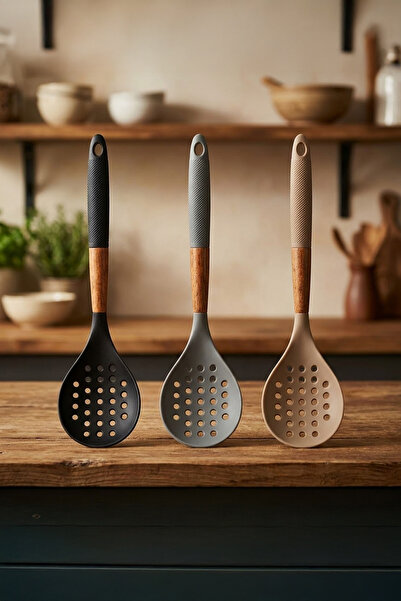 Vadi Wooden Handle Fireproof Non-Stick Heat Resistant Silicone Colander