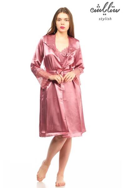 Stylish Elegant two-piece nightgown suitable for brides, with a distinctive m...