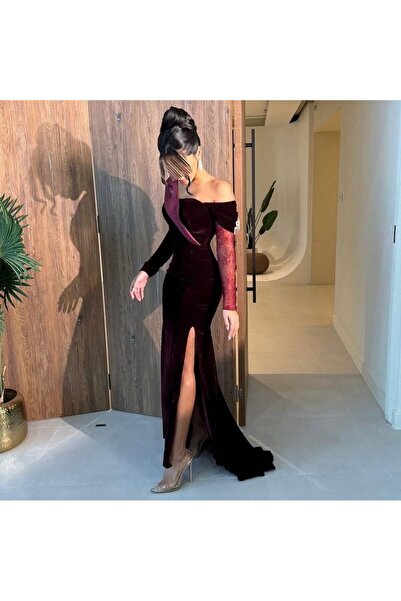 BAIT NAWAEM Luxurious evening dress in a deep burgundy color