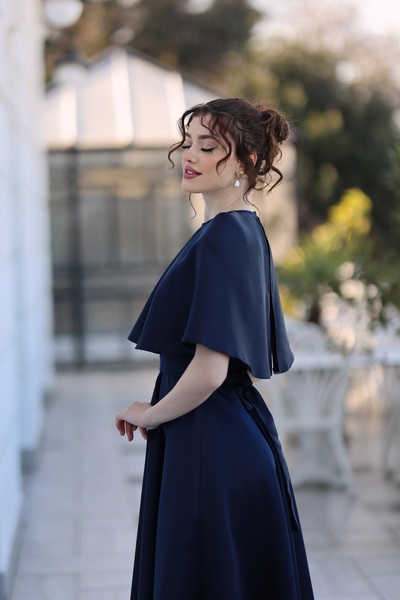 DİSE KADIN LACİVERT PELERİNLİ MEZUNİYET/NİŞAN ELBİSESİ