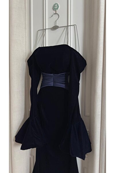 Maliha Fashion velvet evening dress