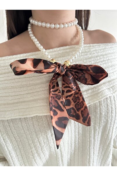 Charmist Pearl Detailed Leopard Scarf