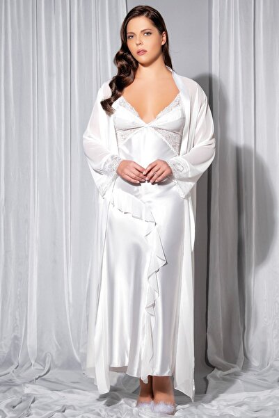 euro click Комплект от бяла сатенена дълга нощница и халат с дантелени детайли