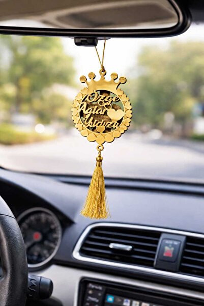 mrchediyesepeti Araç Ayna süsü kişiye özel isim yazılı Gold veya gümüş pleksi...