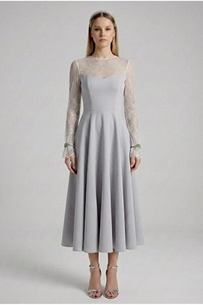 Sultan Ekşioğlu tasarım dantel detaylı krep elbise