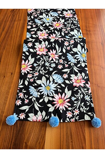 HALATÇI HOME Декоративна пътека с помпони и сини цветя