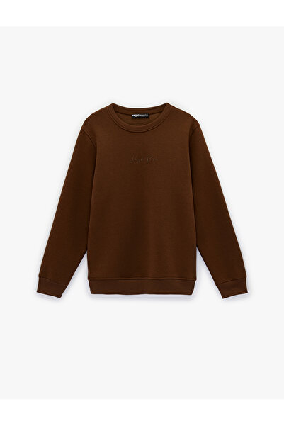 Koton سويت شيرت ذو قصة عادية وأكمام طويلة مبطن بالصوف برقبة دائرية مطبوع