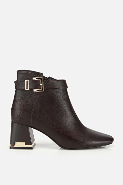 Yaya by Hotiç Kadın Kahverengi Kemer Detaylı Topuklu Bot