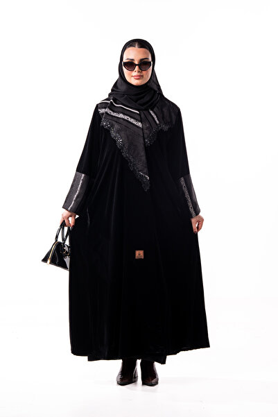 Hasnaa Abaya Farah's winter abaya