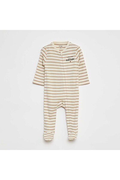 KIABI بدلة نوم بيضاء خفيفة الوزن ومضلعة